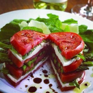 salad-tomato-mozzarella-basil-healthy-brunch-lunch-dinner-appetizer-food-fotd-potd-foodoftheday-phot